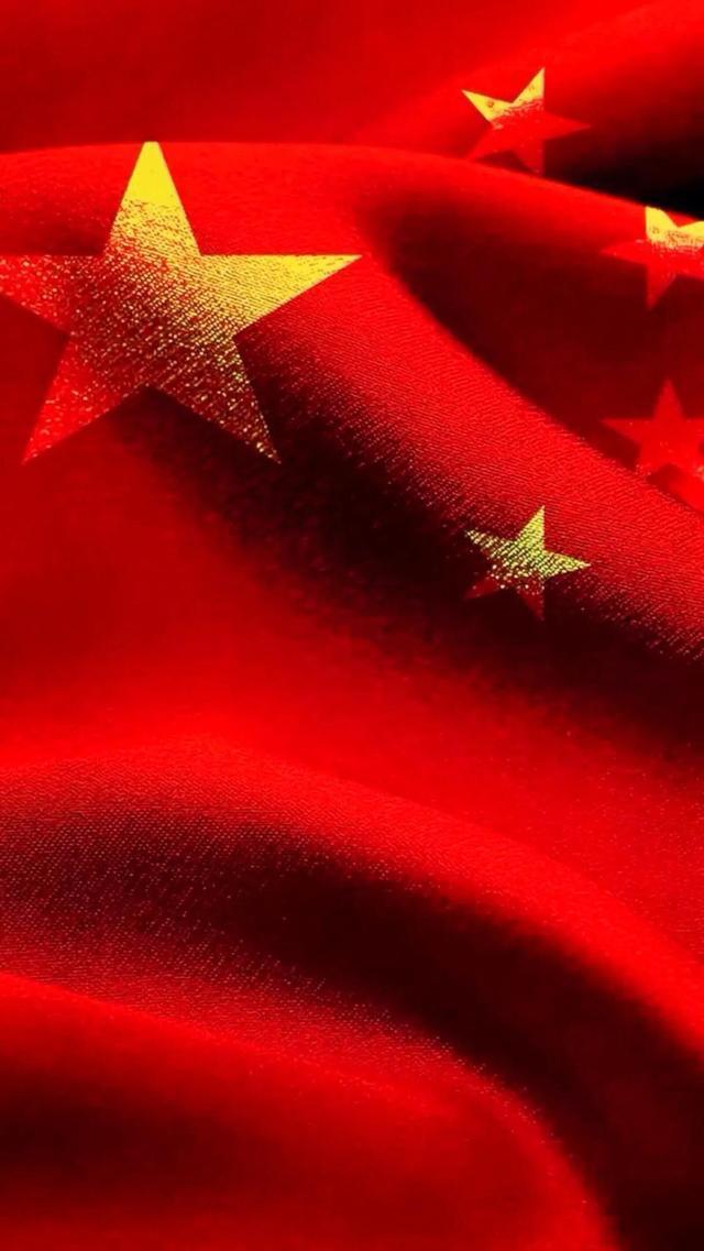 《我的大叔》赵又廷、张子枫路透曝光,网友吐槽像父女!