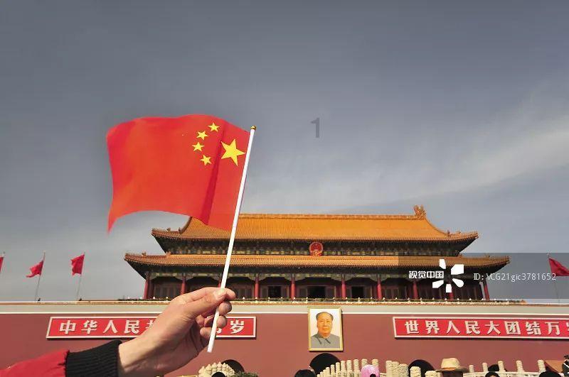 办年货 接福字！青岛市残联组织“推着轮椅赶年集”活动