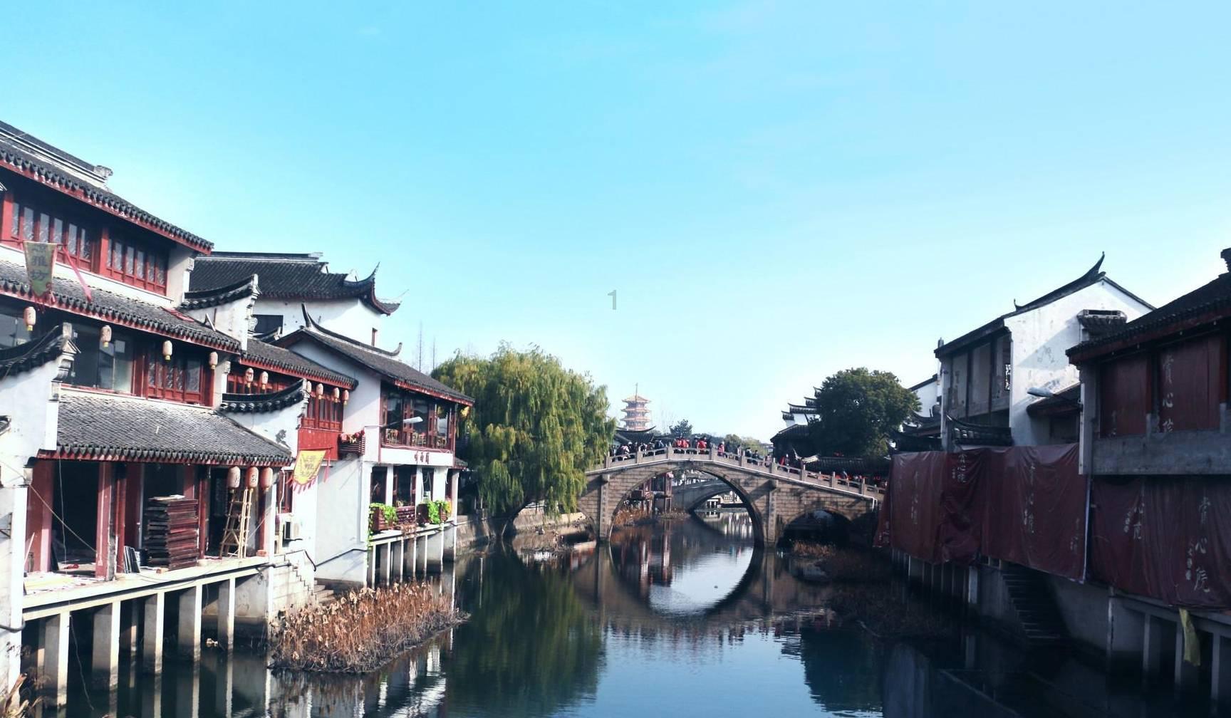 湖北一24岁女孩回老家后被媒人一天安排了18场相亲，你对此有何感触？游戏画面