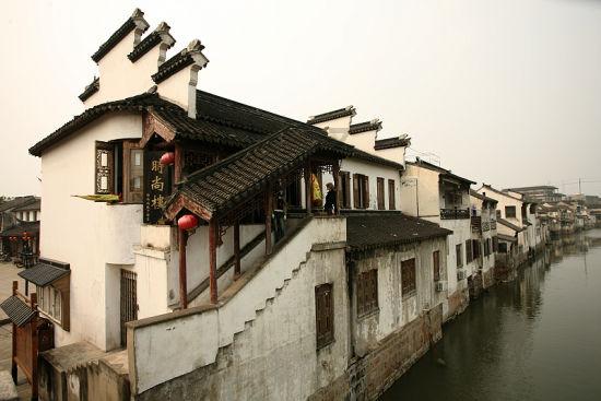 “村企共建”铺就乡村振兴路